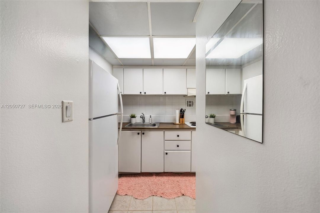 For Rent: $2,800 (0 beds, 1 baths, 552 Square Feet)