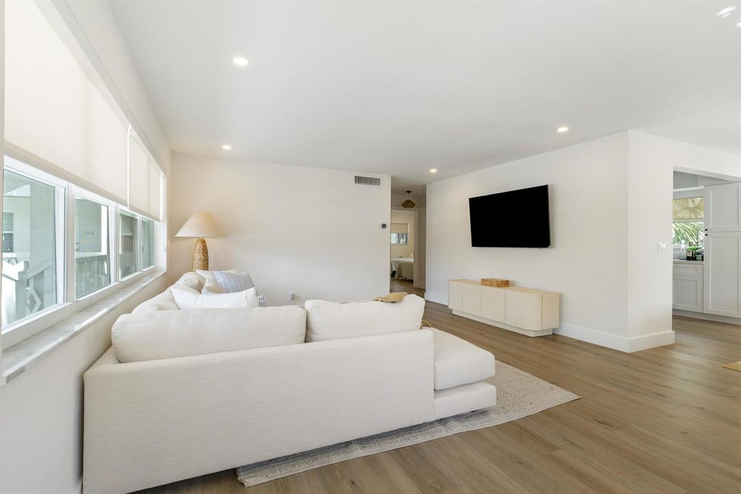 04-419 Golden Isles Drive Unit 210 Halle