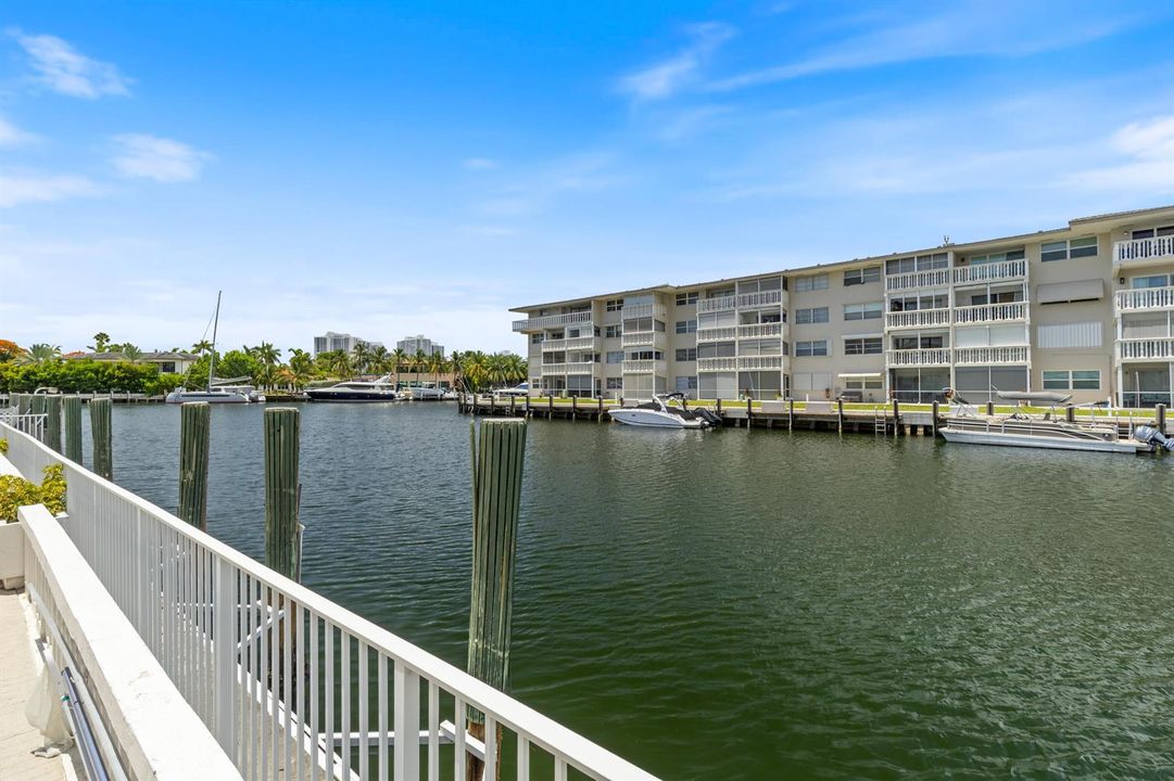 32-419 Golden Isles Drive Unit 210 Halle