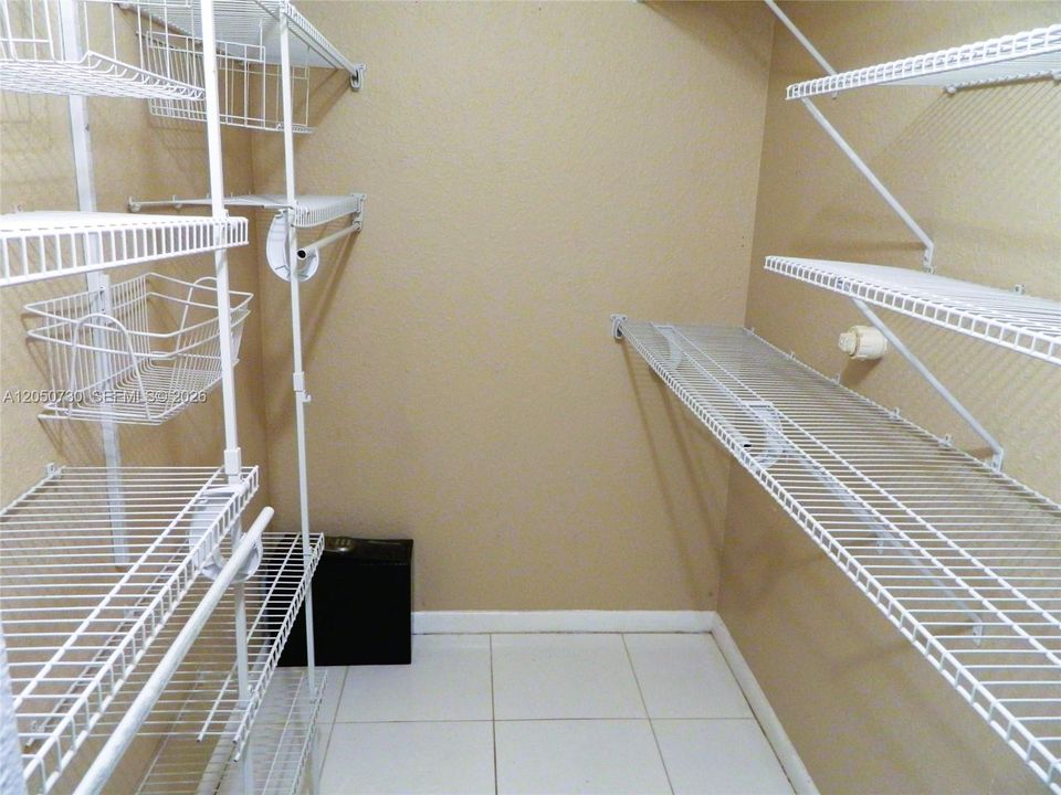 For Rent: $2,300 (2 beds, 2 baths, 1000 Square Feet)