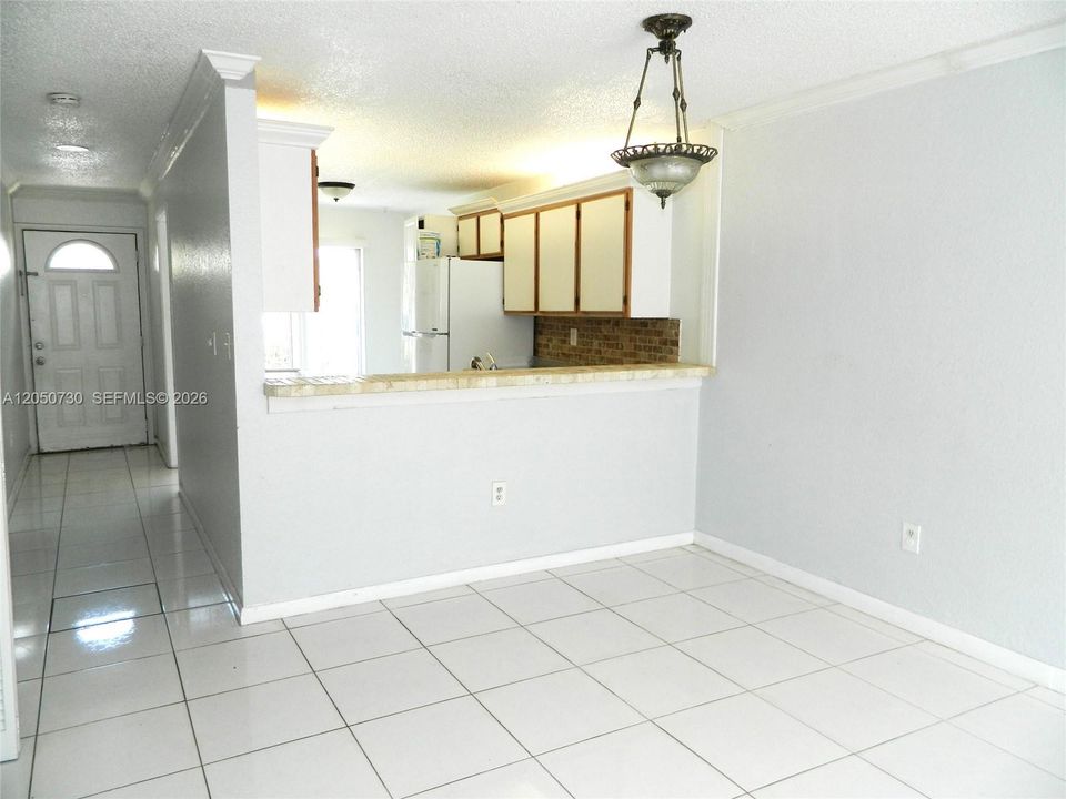 For Rent: $2,300 (2 beds, 2 baths, 1000 Square Feet)