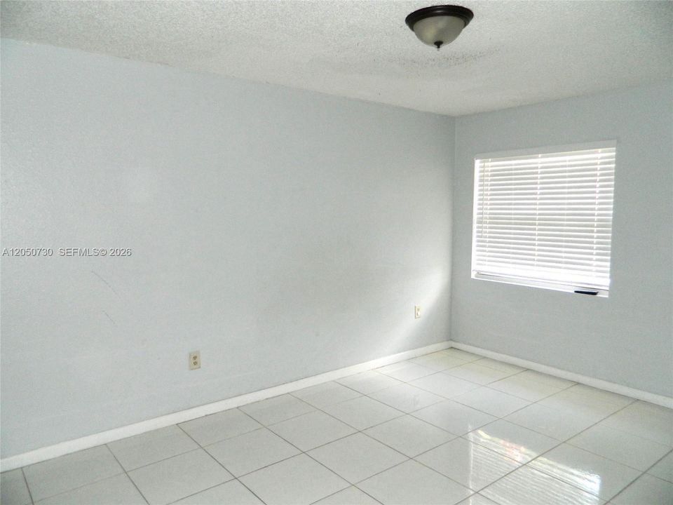 For Rent: $2,300 (2 beds, 2 baths, 1000 Square Feet)
