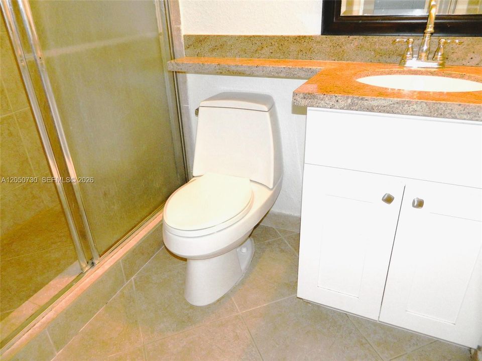 For Rent: $2,300 (2 beds, 2 baths, 1000 Square Feet)