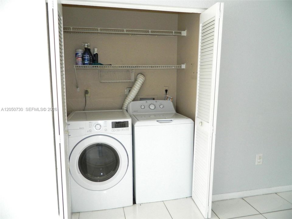 For Rent: $2,300 (2 beds, 2 baths, 1000 Square Feet)