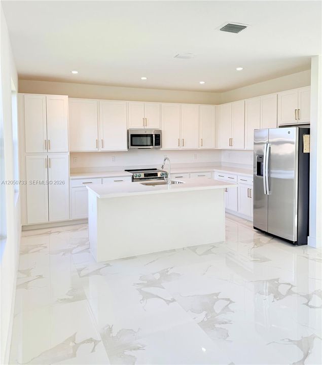 For Rent: $5,400 (5 beds, 4 baths, 2731 Square Feet)