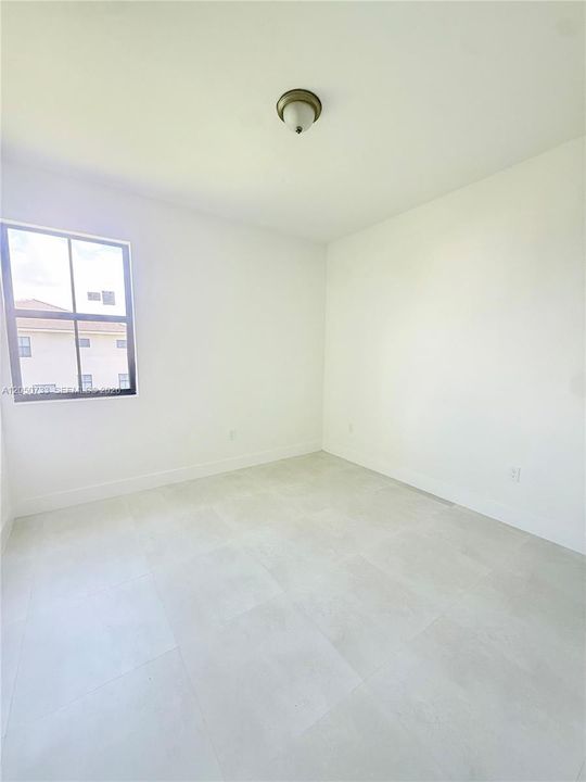 For Rent: $5,400 (5 beds, 4 baths, 2731 Square Feet)