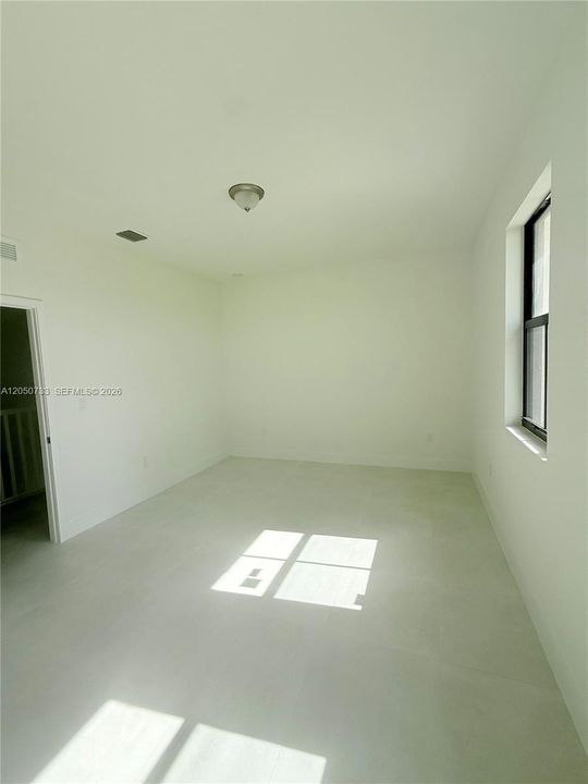 For Rent: $5,400 (5 beds, 4 baths, 2731 Square Feet)
