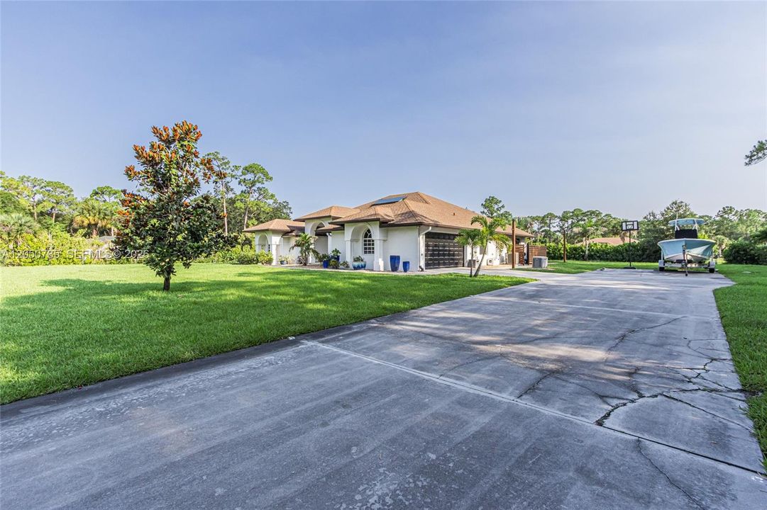 For Sale: $874,900 (3 beds, 2 baths, 2100 Square Feet)