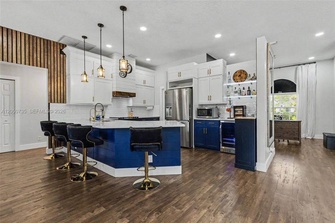 For Sale: $874,900 (3 beds, 2 baths, 2100 Square Feet)