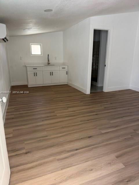 For Sale: $689,000 (5 beds, 3 baths, 1824 Square Feet)
