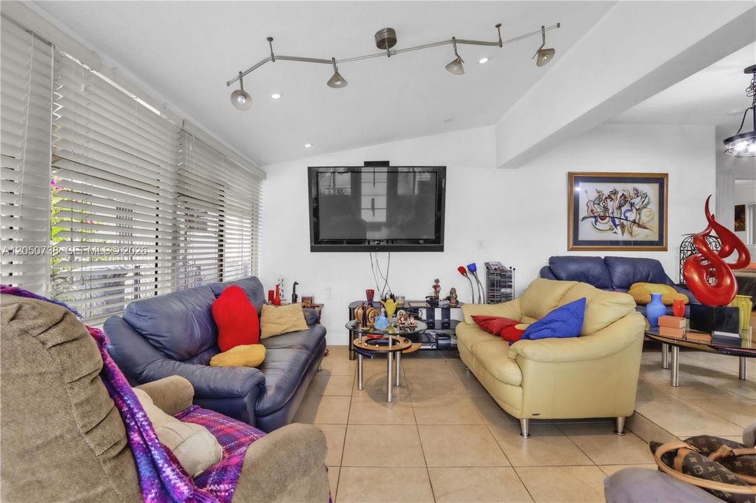 For Sale: $725,000 (0 beds, 0 baths, 1950 Square Feet)