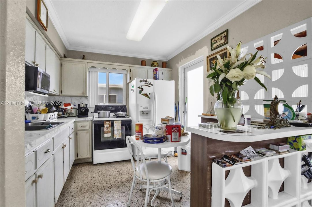 For Sale: $725,000 (0 beds, 0 baths, 1950 Square Feet)