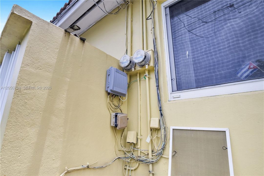 For Sale: $725,000 (0 beds, 0 baths, 1950 Square Feet)