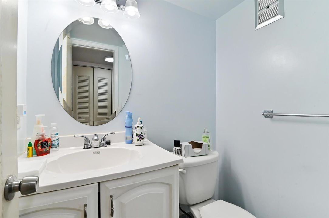 12 bathroom 01
