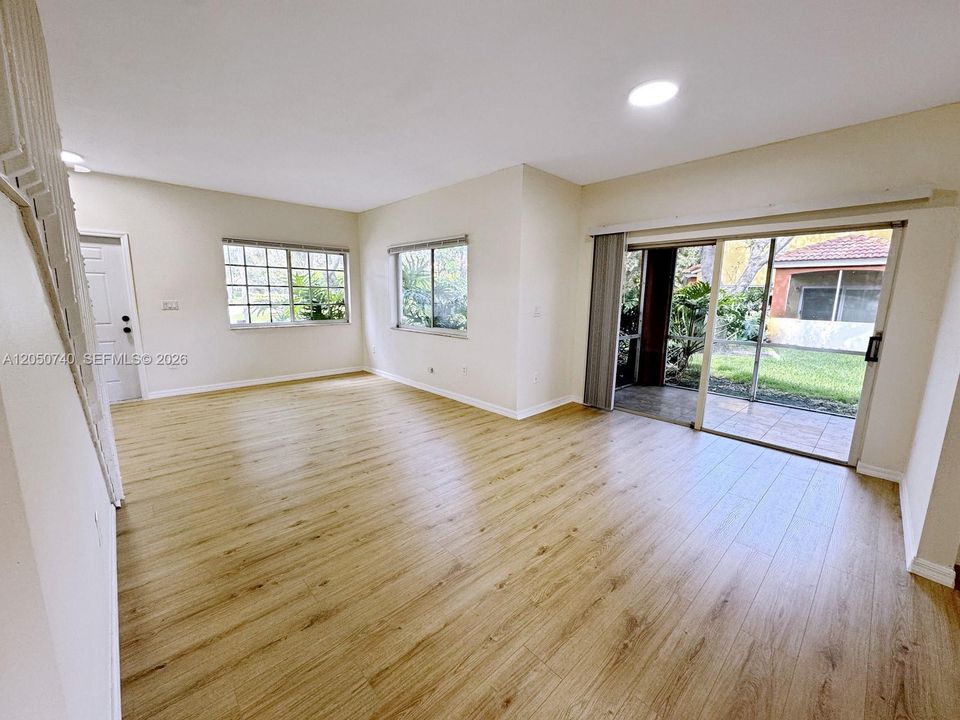 En Renta: $3,100 (3 camas, 2 baños, 1428 Pies cuadrados)