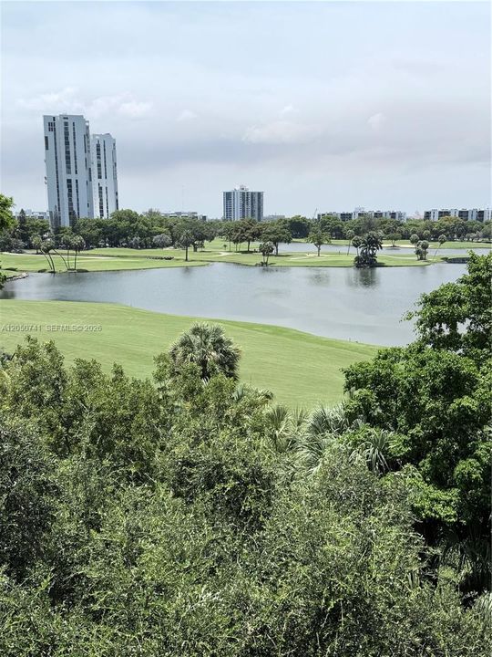 For Sale: $680,000 (3 beds, 3 baths, 1580 Square Feet)