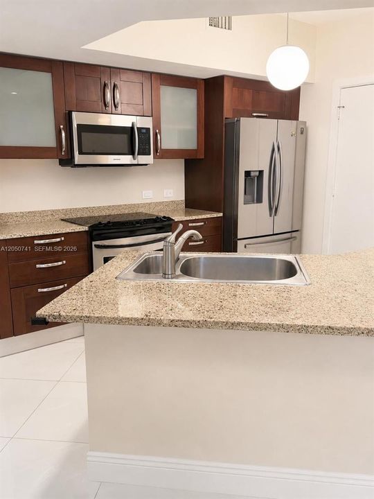 For Sale: $680,000 (3 beds, 3 baths, 1580 Square Feet)