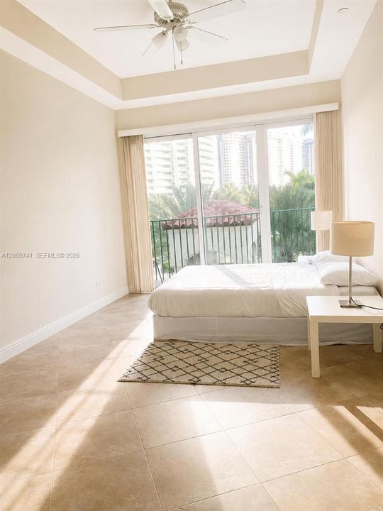 For Sale: $680,000 (3 beds, 3 baths, 1580 Square Feet)