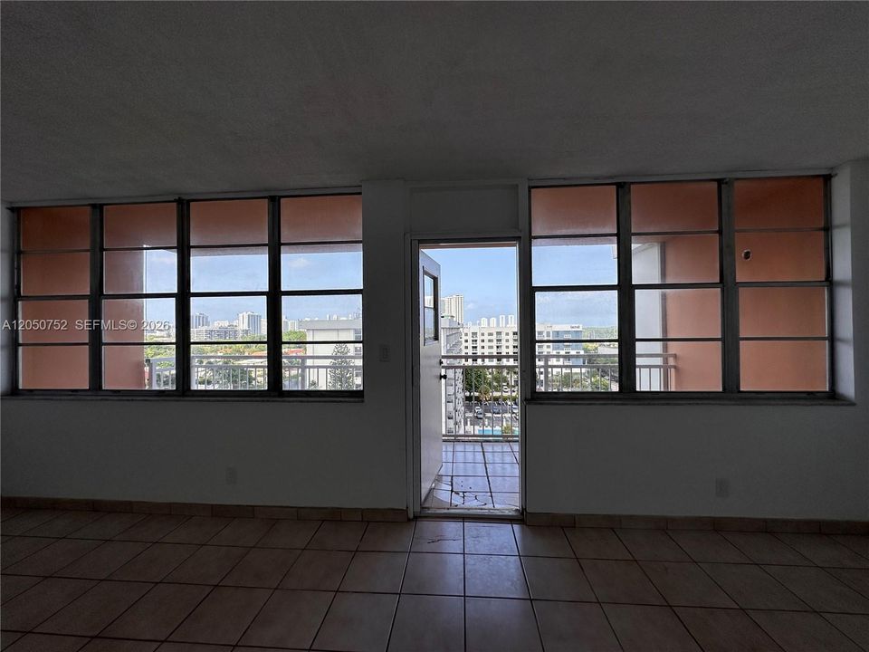 В аренду: $1,900 (2 спален, 2 ванн, 1112 Квадратных фут)