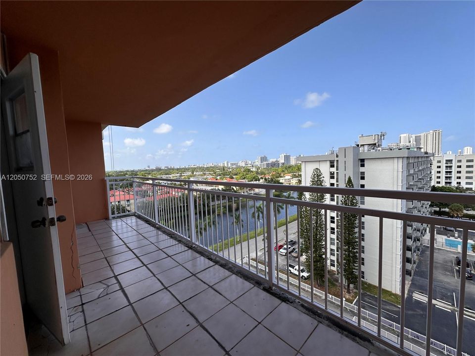 В аренду: $1,900 (2 спален, 2 ванн, 1112 Квадратных фут)