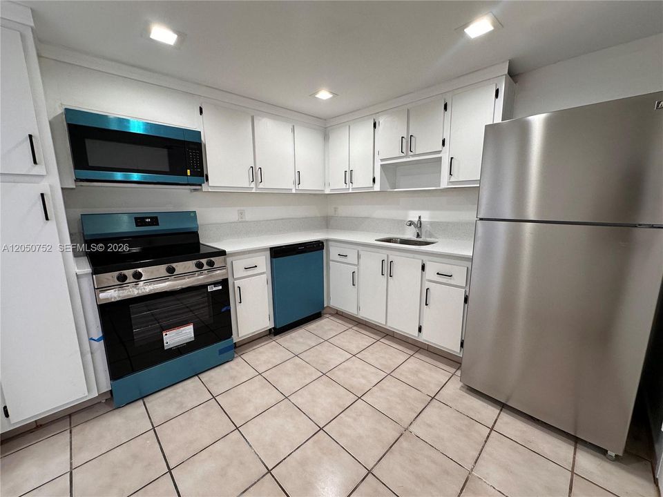 В аренду: $1,900 (2 спален, 2 ванн, 1112 Квадратных фут)