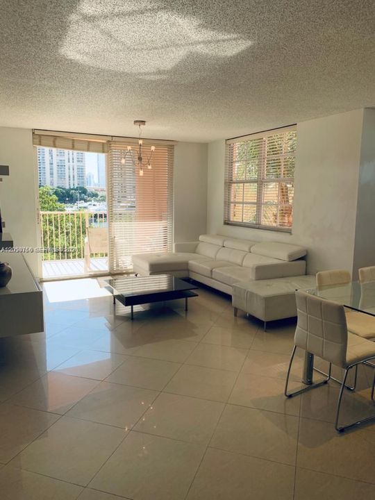 En Renta: $4,400 (3 camas, 2 baños, 1350 Pies cuadrados)