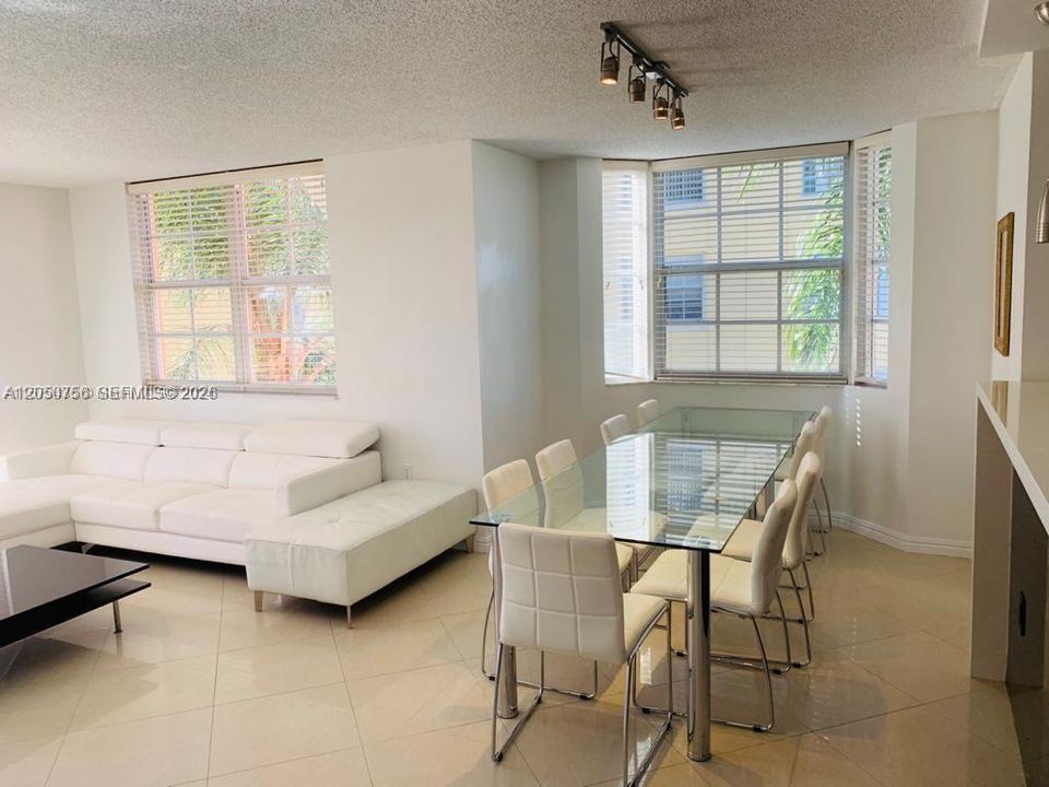 En Renta: $4,400 (3 camas, 2 baños, 1350 Pies cuadrados)