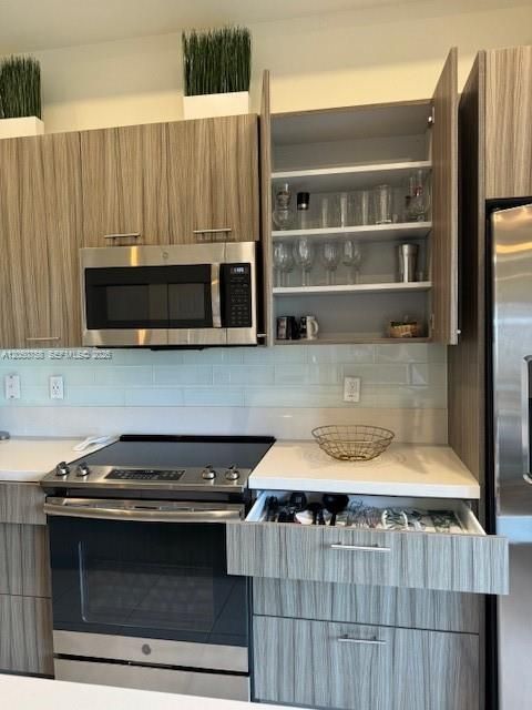 На продажу: $459,000 (2 спален, 2 ванн, 1072 Квадратных фут)