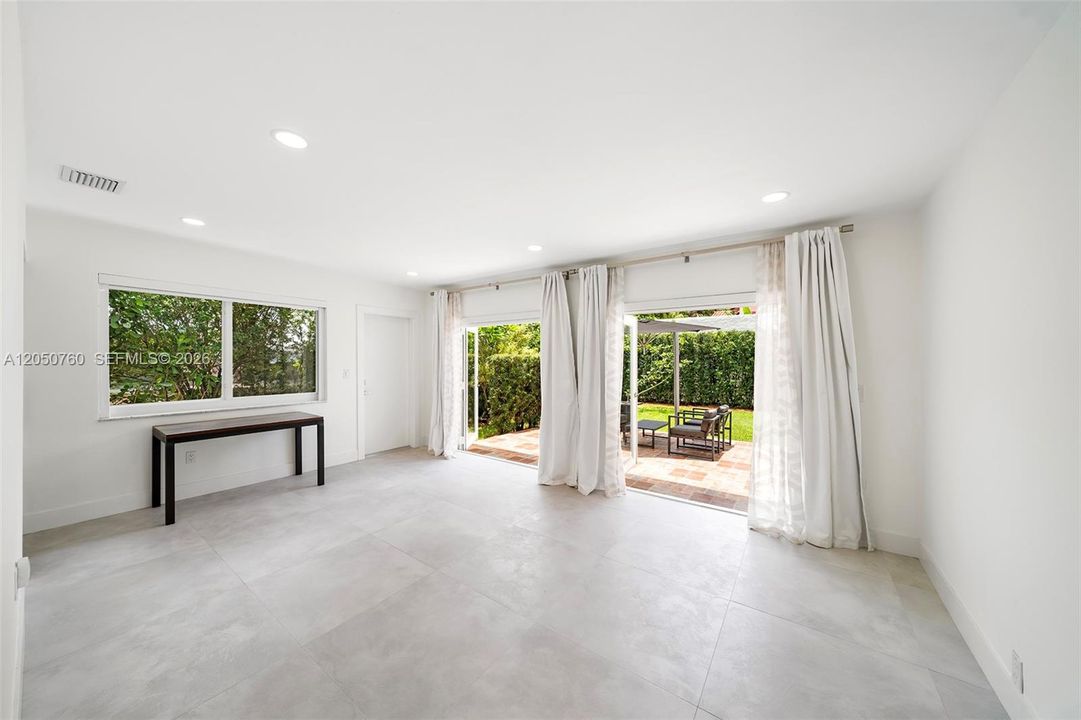 В аренду: $7,950 (2 спален, 2 ванн, 1511 Квадратных фут)