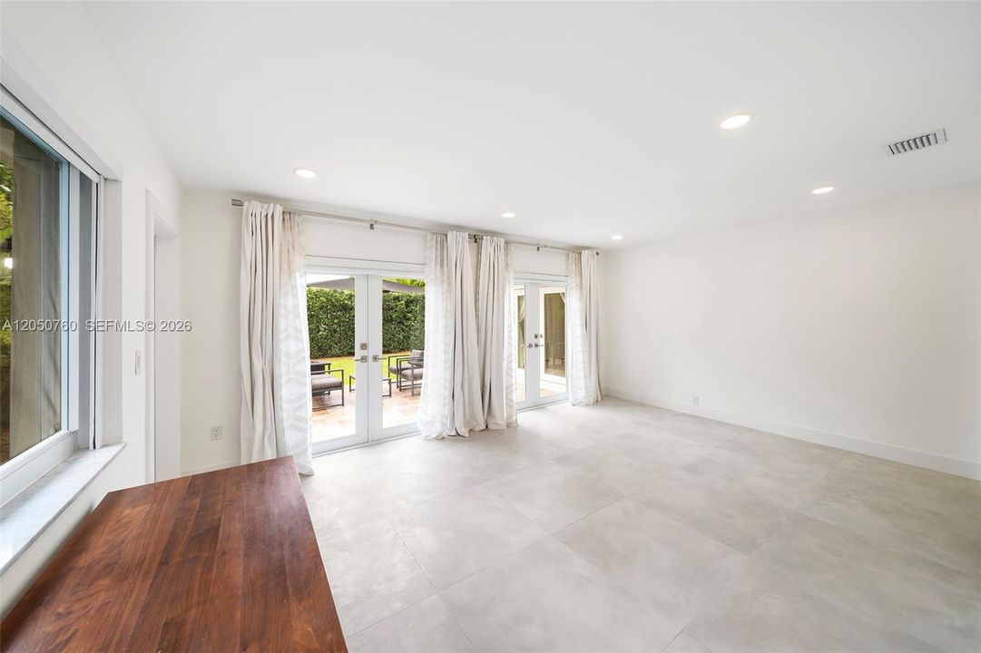 В аренду: $7,950 (2 спален, 2 ванн, 1511 Квадратных фут)