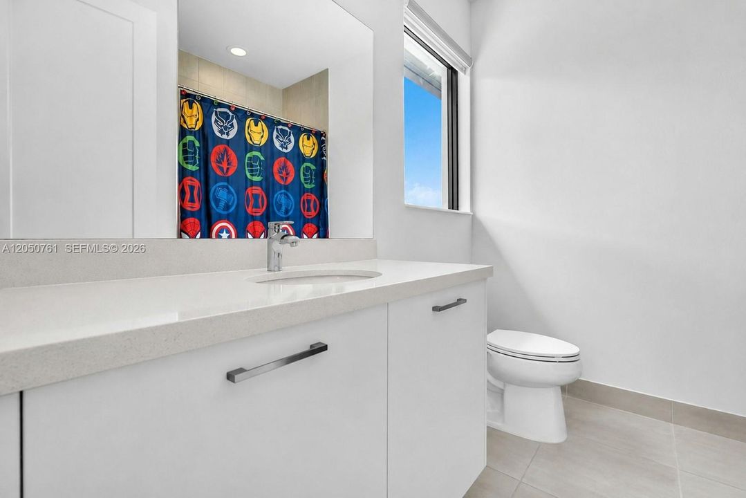 En Venta: $1,850,000 (5 camas, 4 baños, 4194 Pies cuadrados)