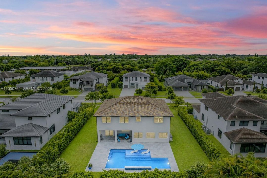 En Venta: $1,850,000 (5 camas, 4 baños, 4194 Pies cuadrados)