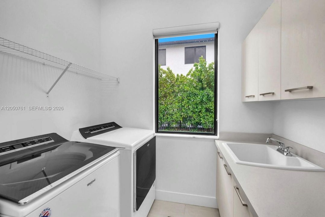 En Venta: $1,850,000 (5 camas, 4 baños, 4194 Pies cuadrados)