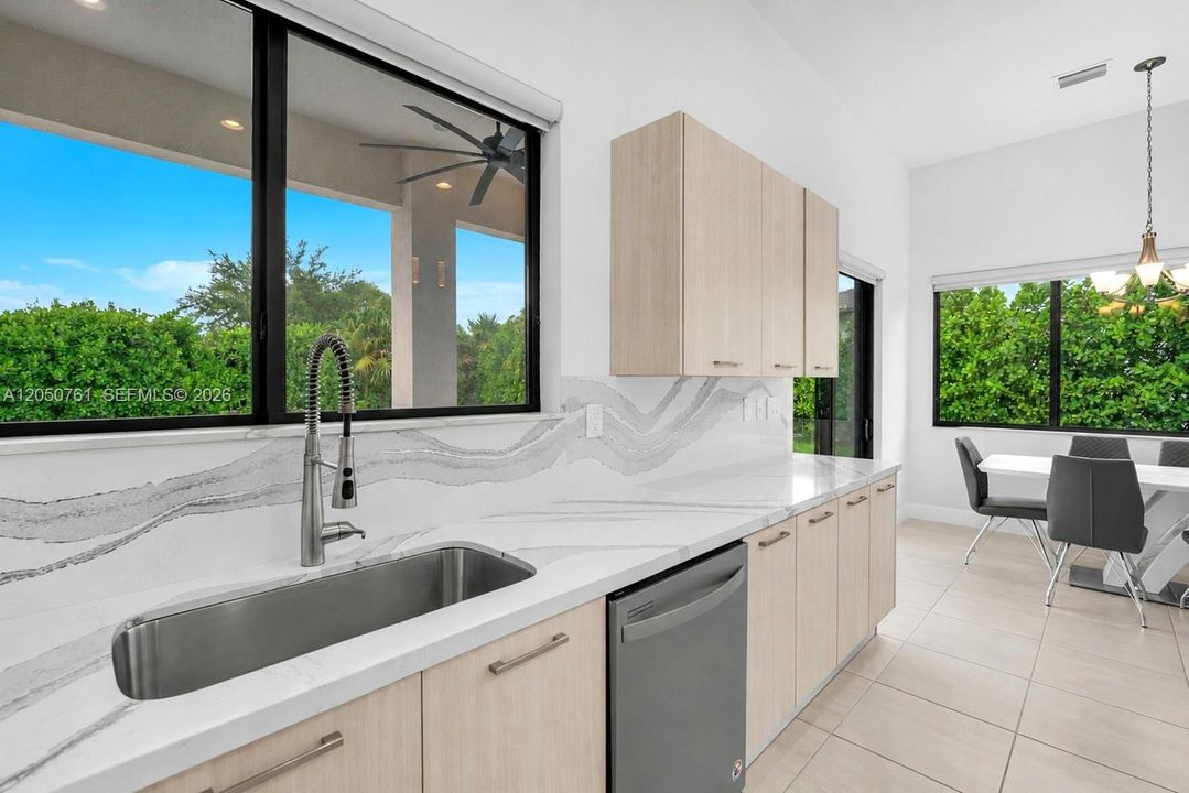 En Venta: $1,850,000 (5 camas, 4 baños, 4194 Pies cuadrados)