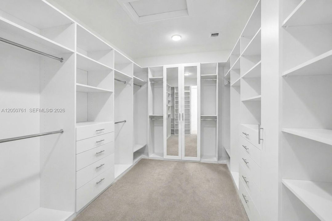 En Venta: $1,850,000 (5 camas, 4 baños, 4194 Pies cuadrados)