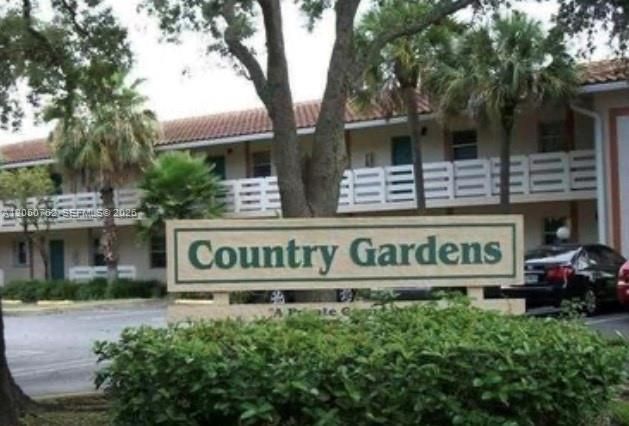For Sale: $179,500 (2 beds, 2 baths, 767 Square Feet)