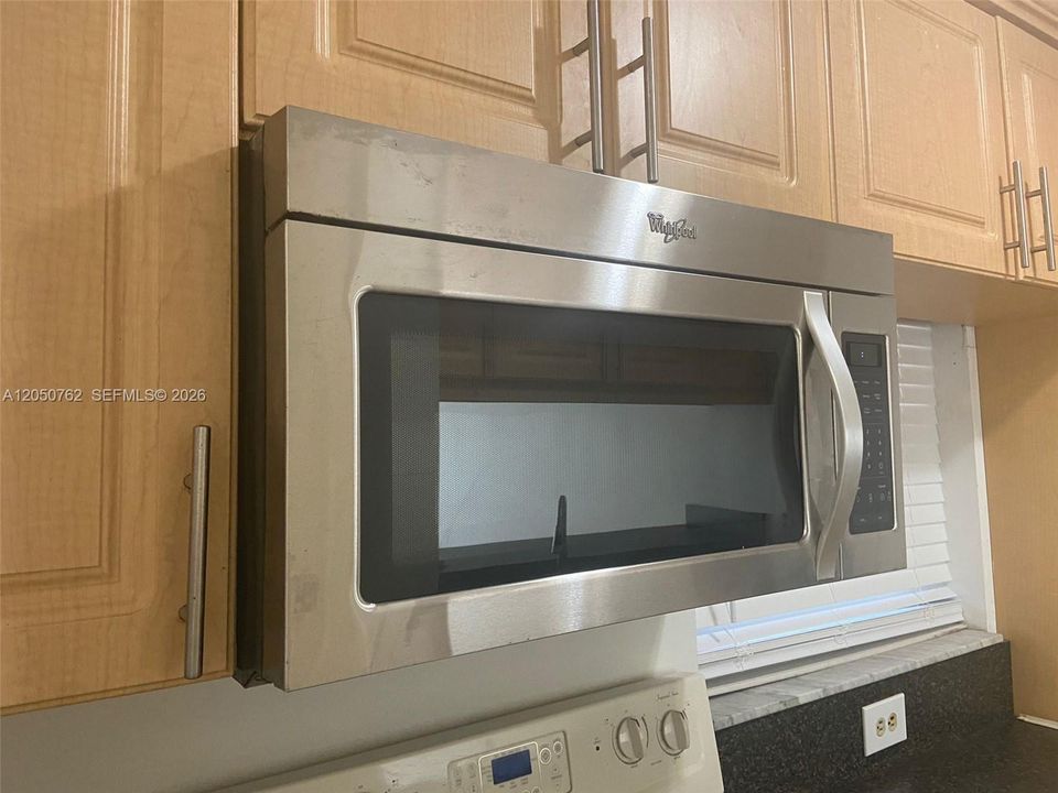 For Sale: $179,500 (2 beds, 2 baths, 767 Square Feet)