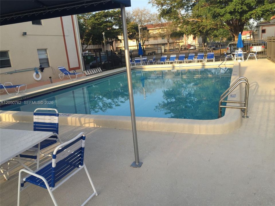 For Sale: $179,500 (2 beds, 2 baths, 767 Square Feet)