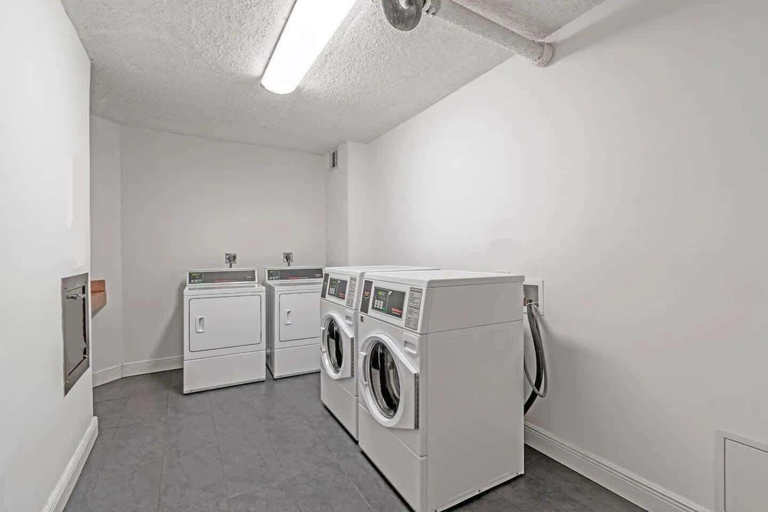 14K floor laundry