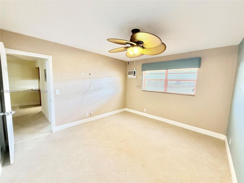 For Sale: $155,000 (2 beds, 1 baths, 850 Square Feet)