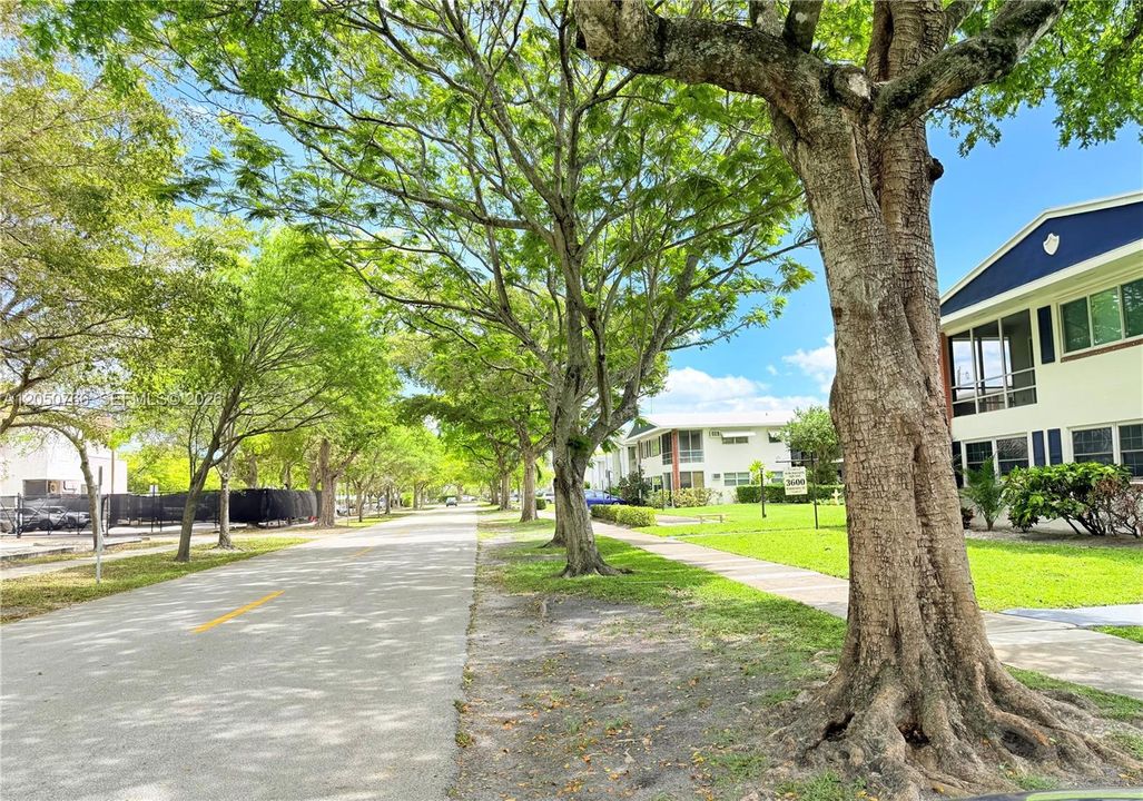 For Sale: $155,000 (2 beds, 1 baths, 850 Square Feet)
