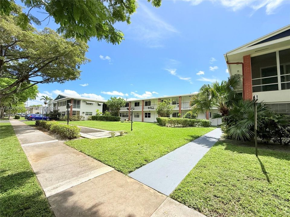 For Sale: $155,000 (2 beds, 1 baths, 850 Square Feet)