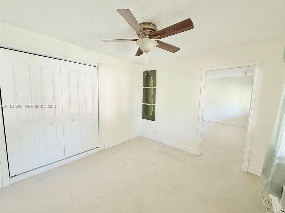 For Sale: $155,000 (2 beds, 1 baths, 850 Square Feet)