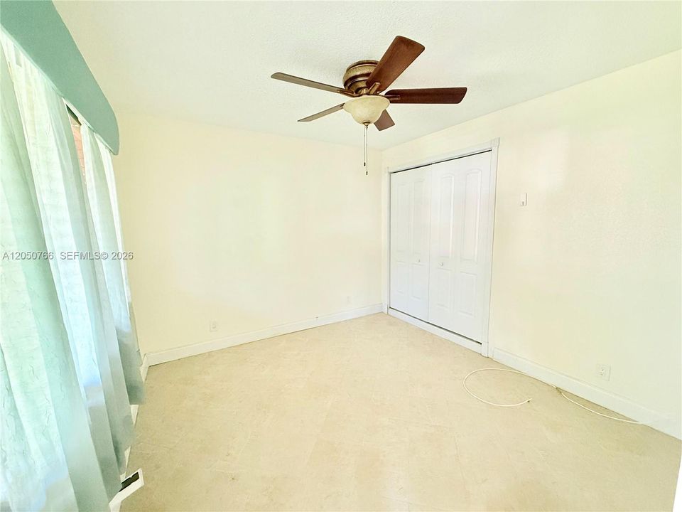 For Sale: $155,000 (2 beds, 1 baths, 850 Square Feet)