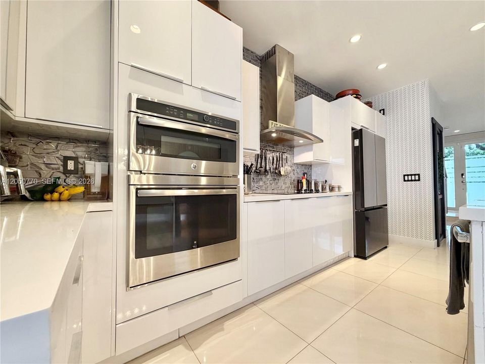 En Renta: $5,450 (3 camas, 2 baños, 1908 Pies cuadrados)