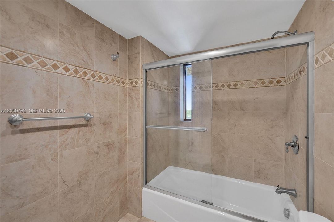For Sale: $450,000 (2 beds, 2 baths, 1287 Square Feet)