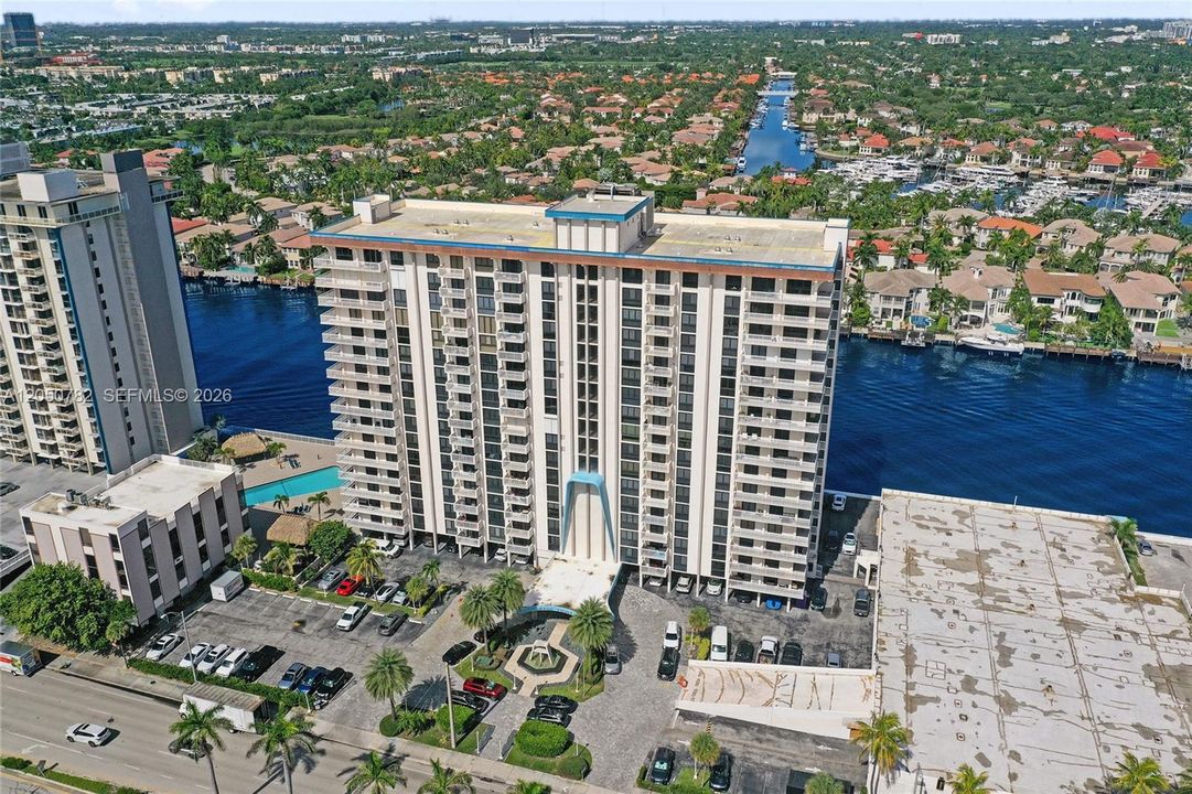 For Sale: $450,000 (2 beds, 2 baths, 1287 Square Feet)