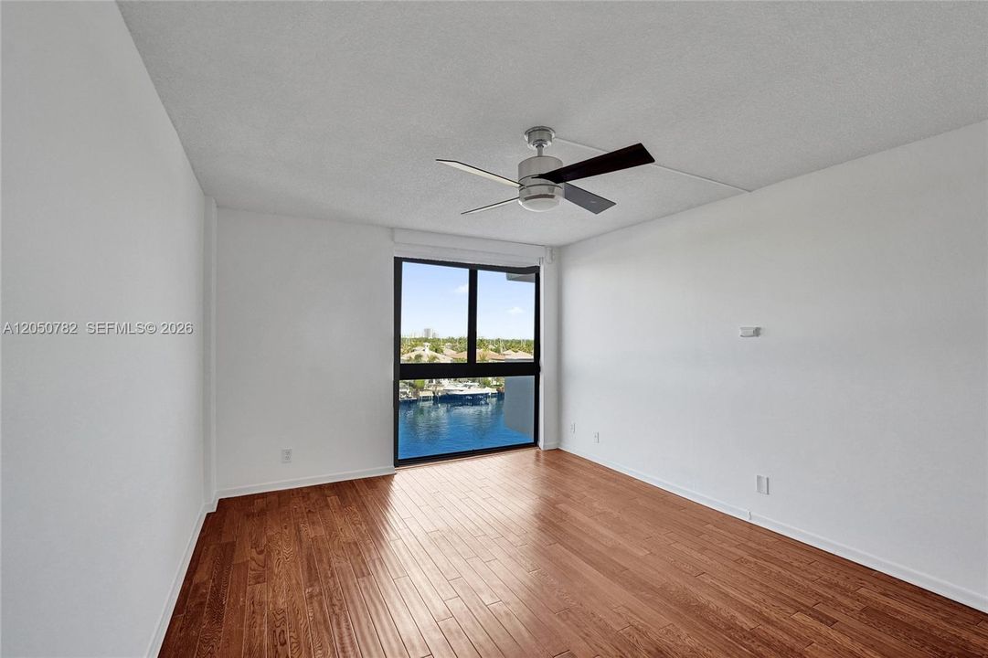 For Sale: $450,000 (2 beds, 2 baths, 1287 Square Feet)