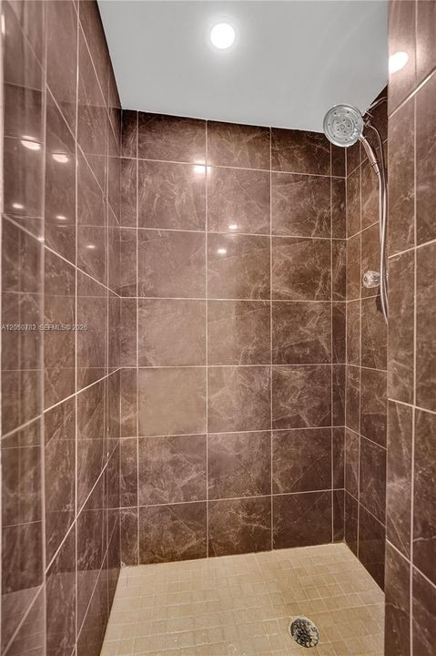 For Sale: $450,000 (2 beds, 2 baths, 1287 Square Feet)