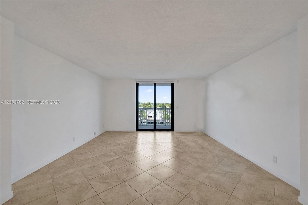 For Sale: $450,000 (2 beds, 2 baths, 1287 Square Feet)